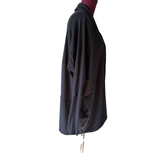 Lululemon Back In Action Wrap size 6 Cardigan Black Open Front - Picture 10 of 11
